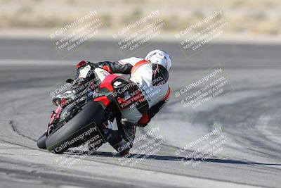 media/Dec-01-2025-Moto Forza (Mon) [[2daa91e15f]]/1-Advanced Group/Session 2 Turn 11 Backside/